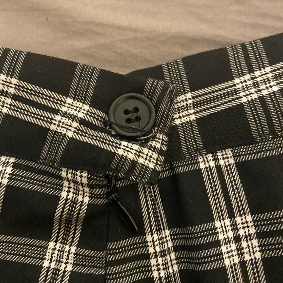 H&M Plaid Pleated Mini Skirt - Picture 2 of 3